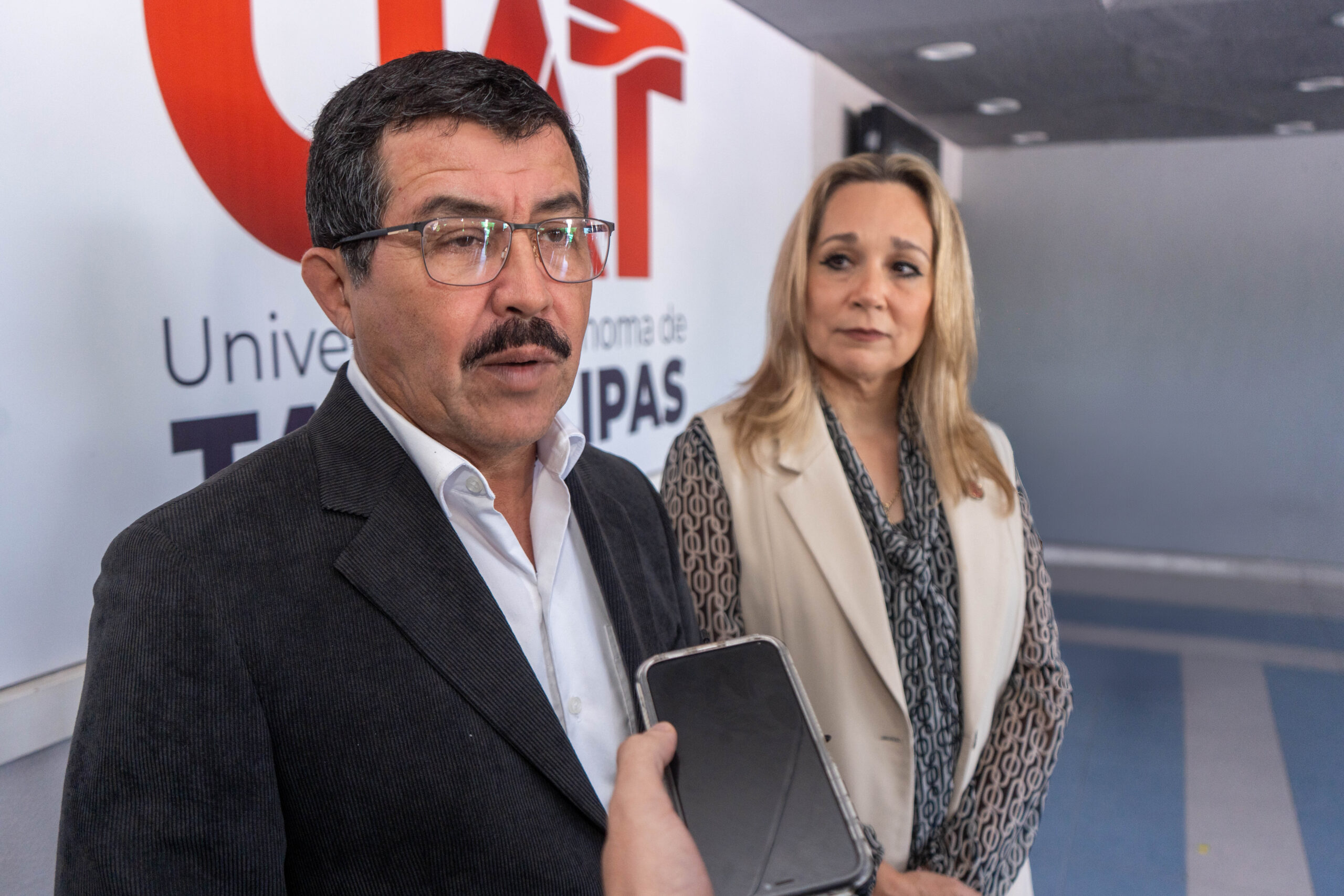 APB00109 (1)
